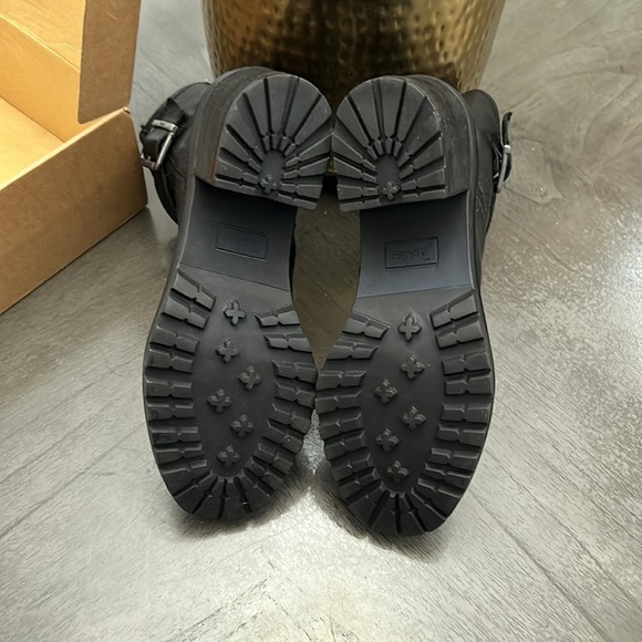 ZODIAC Women's Gannet Lug Sole Boots - Picture 3 of 11